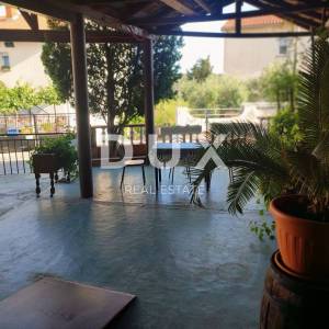 ISTRA, PULA - Prostrana kuća od 673 m2 s pogledom na more