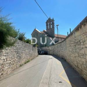 ISTRA, PULA- Prostrani stan u centru grada! 
