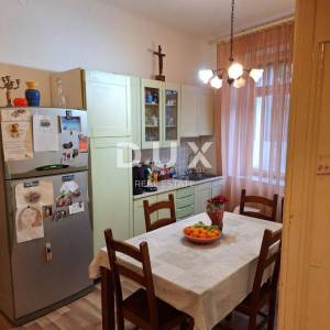 ISTRA, PULA- Prostrani stan u centru grada! 