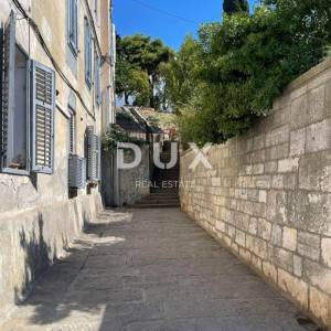 ISTRA, PULA- Prostrani stan u centru grada! 