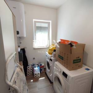 ISTRA, PULA - Renovirana apartmanska kuća na neponovljivoj lokaciji