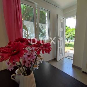 ISTRA, PULA - Renovirana apartmanska kuća na neponovljivoj lokaciji