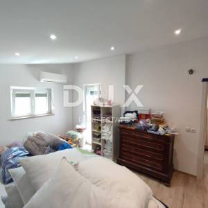 ISTRA, PULA - Renovirana apartmanska kuća na neponovljivoj lokaciji