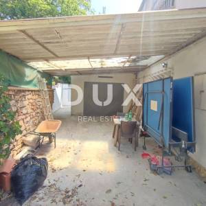 ISTRA, PULA - Renovirana apartmanska kuća na neponovljivoj lokaciji