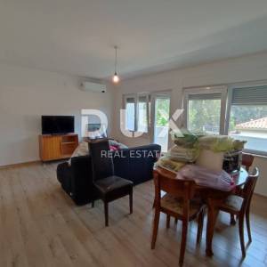 ISTRA, PULA - Renovirana apartmanska kuća na neponovljivoj lokaciji
