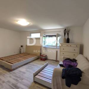 ISTRA, PULA - Renovirana apartmanska kuća na neponovljivoj lokaciji