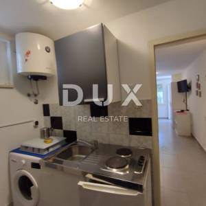 ISTRA, PULA - Renovirana apartmanska kuća na neponovljivoj lokaciji