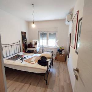 ISTRA, PULA - Renovirana apartmanska kuća na neponovljivoj lokaciji