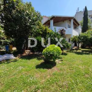 ISTRA, PULA - Renovirana apartmanska kuća na neponovljivoj lokaciji
