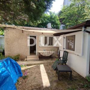 ISTRA, PULA - Renovirana apartmanska kuća na neponovljivoj lokaciji