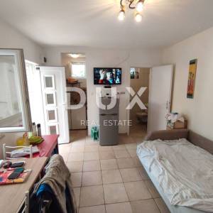 ISTRA, PULA - Renovirana apartmanska kuća na neponovljivoj lokaciji