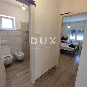 ISTRA, PULA - Renovirana apartmanska kuća na neponovljivoj lokaciji