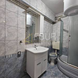 Istra, Pula - sami centar, 46.45m2 - 2 stana, izvrsno za investiciju!