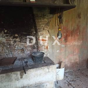 ISTRA, PULA - Samostojeća kuća + građevinsko zemljište - BLIZINA MORA!!