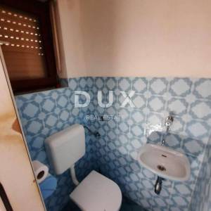 ISTRA, PULA- Samostojeća kuća sa dva stana!