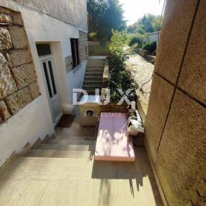 ISTRA, PULA - Samostojeća kuća na Velom Vrhu 400m2