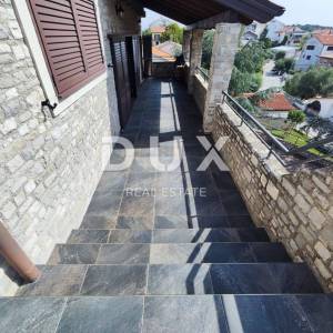 ISTRA, PULA - Skriveni dragulj : Bajkovita kamena kuća s dva stana