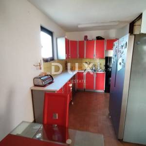 ISTRA, PULA- Stan 79m2 za renovaciju!