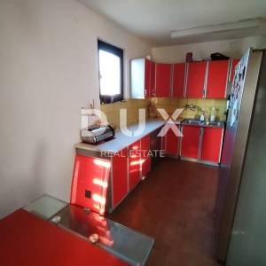 ISTRA, PULA- Stan 79m2 za renovaciju!