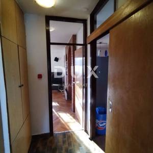 ISTRA, PULA- Stan 79m2 za renovaciju!