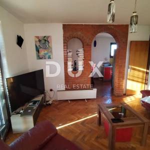 ISTRA, PULA- Stan 79m2 za renovaciju!