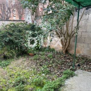 ISTRA, PULA - Stan s vrtom u neposrednoj blizini centra!