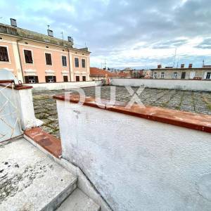 ISTRA, PULA - Stan u centru grada sa garažom