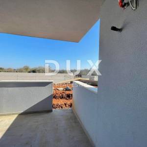 ISTRA, PULA- Stan u prizemlju + vrt od 205 m2!