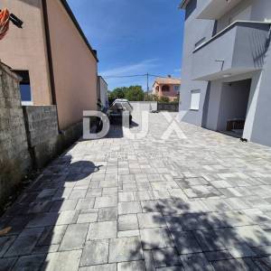 ISTRA, PULA- Stan u prizemlju! Terasa + vrt!