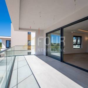 Istra, Pula - Štinjan, novogradnja, 132.36m2, 3s+db, balkon