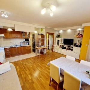Istra, Pula, Valdebek, 68.38m2, 2s+db, lođa