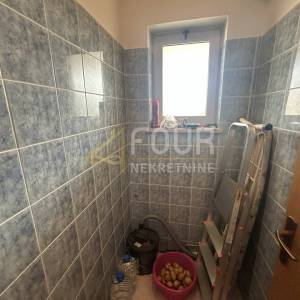 Istra, Pula - Valdebek, etaža, 131m2, 3s+db, balkon, vrt, garaža