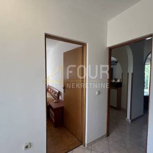 Istra, Pula - Valdebek, etaža, 131m2, 3s+db, balkon, vrt, garaža
