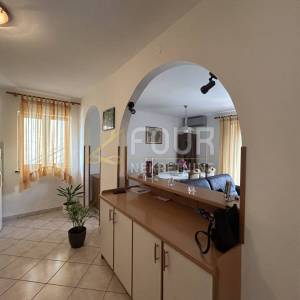 Istra, Pula - Valdebek, etaža, 131m2, 3s+db, balkon, vrt, garaža