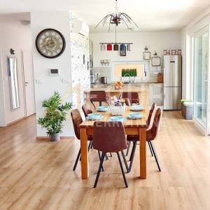 Istra, Pula, Valdebek, novogradnja, kuća s bazenom, 182.85m2
