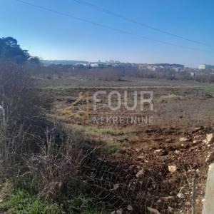 Istra, Pula, Valmade, građevinsko zemljište 1.341m2