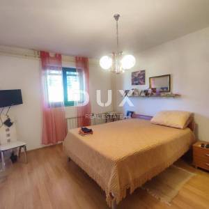 ISTRA, PULA, VELI VRH - Impozantna obiteljska vila nadomak grada 
