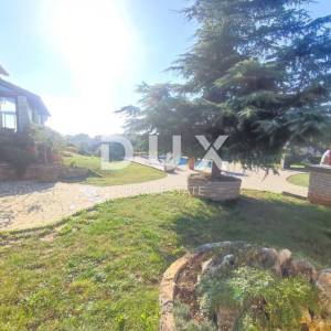ISTRA, PULA, VELI VRH - Impozantna obiteljska vila nadomak grada 
