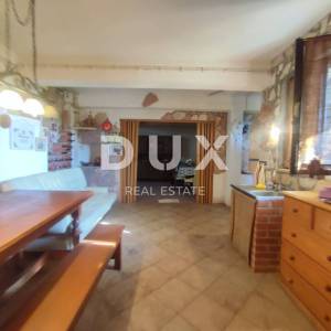 ISTRA, PULA, VELI VRH - Impozantna obiteljska vila nadomak grada 