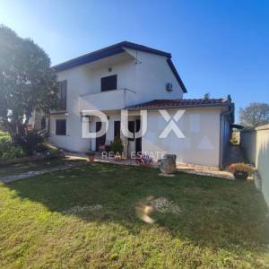ISTRA, PULA, VELI VRH - Impozantna obiteljska vila nadomak grada 