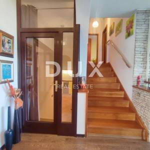 ISTRA, PULA, VELI VRH - Impozantna obiteljska vila nadomak grada 