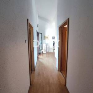 ISTRA, PULA, VELI VRH - Impozantna obiteljska vila nadomak grada 