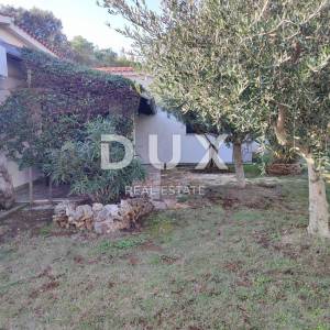 ISTRA, PULA, VELI VRH - Impozantna obiteljska vila nadomak grada 