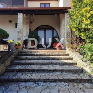ISTRA, PULA, VELI VRH - Impozantna obiteljska vila nadomak grada 