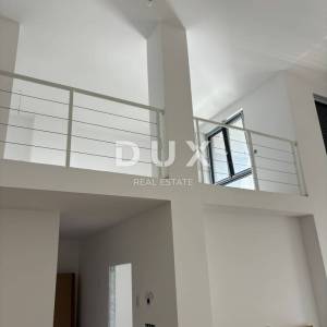 ISTRA, PULA - Veličanstveni penthouse u centru grada s liftom!