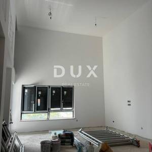 ISTRA, PULA - Veličanstveni penthouse u centru grada s liftom!