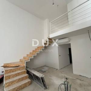 ISTRA, PULA - Veličanstveni penthouse u centru grada s liftom!