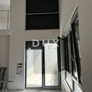 ISTRA, PULA - Veličanstveni penthouse u centru grada s liftom!