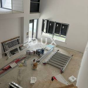 ISTRA, PULA - Veličanstveni penthouse u centru grada s liftom!