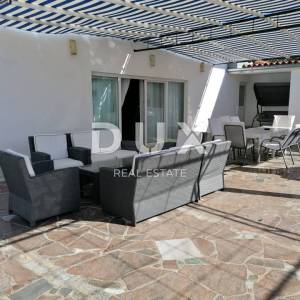 ISTRA, PULA - Velika obiteljska kuća s 2 apartmana, konobom i garažom